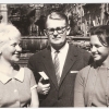 340.) Generalsekretär Walter Zettl mit Luise Wolf und ...